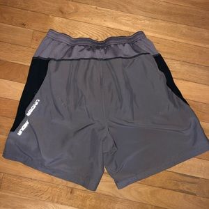 Under Armour Shorts - Men’s Under Armour athletic shorts netted Under Armour Shorts - Men’s Under Armour athletic shorts netted